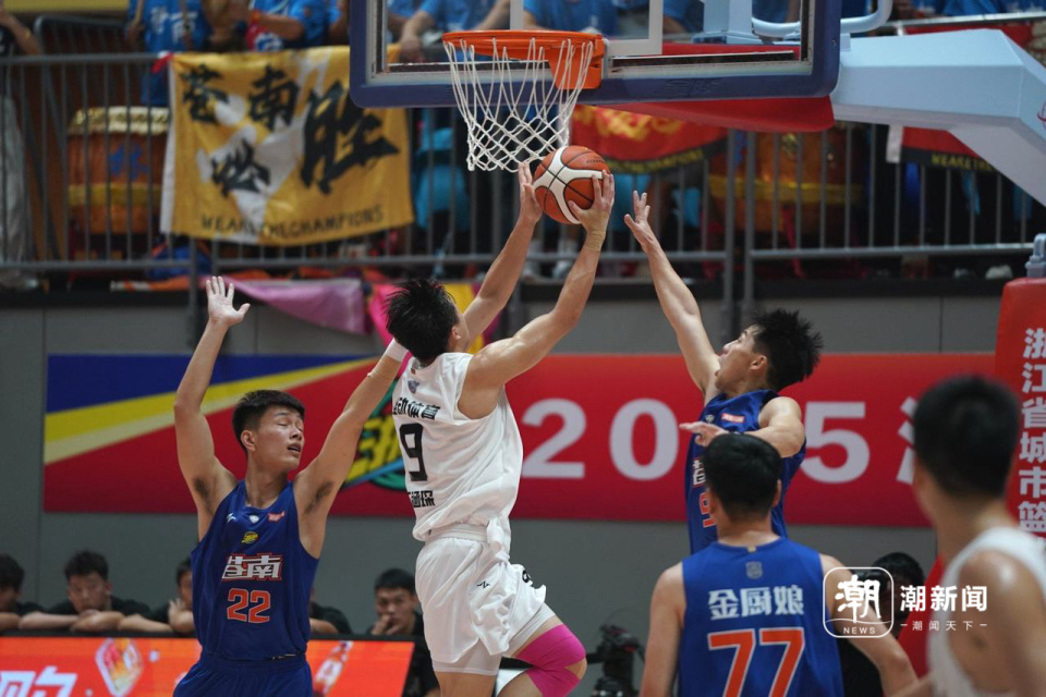 的看台上 的看台上