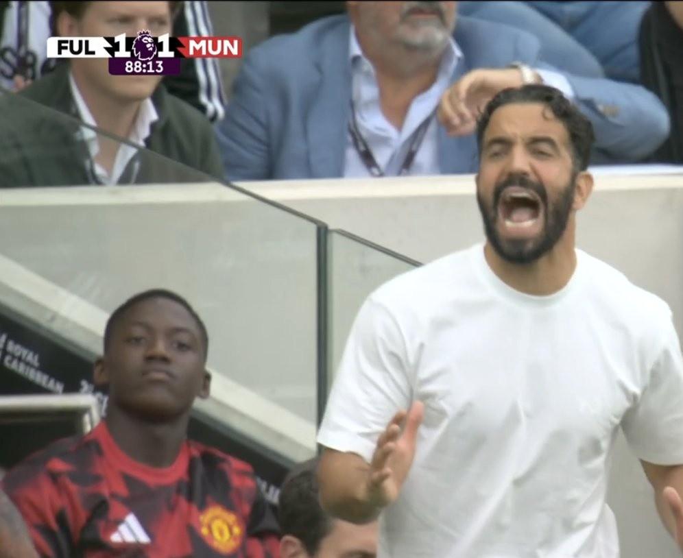 替补席上被, 必须在中场