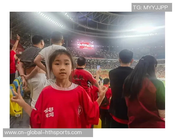 为我国赢尊重！日本球迷赛后向成都蓉城拍手：大赞成都值得尊重
